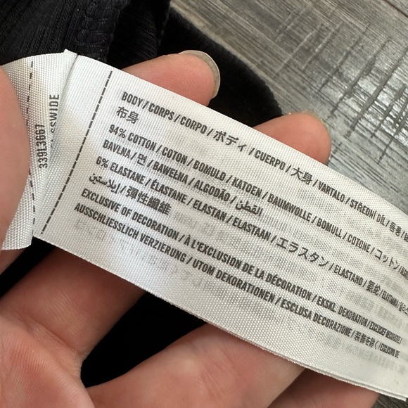 Hollister | Ribbed Tee - Picture 4 of 4